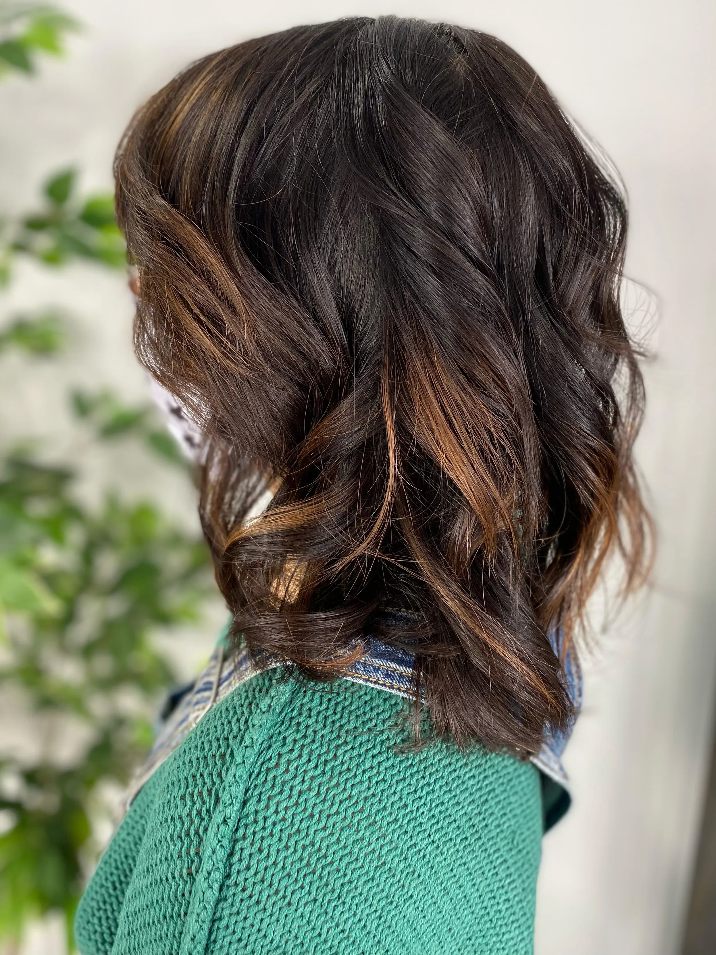 Brunette medium curly side