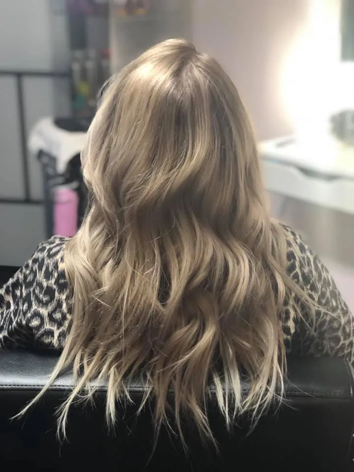 Client Blond Back